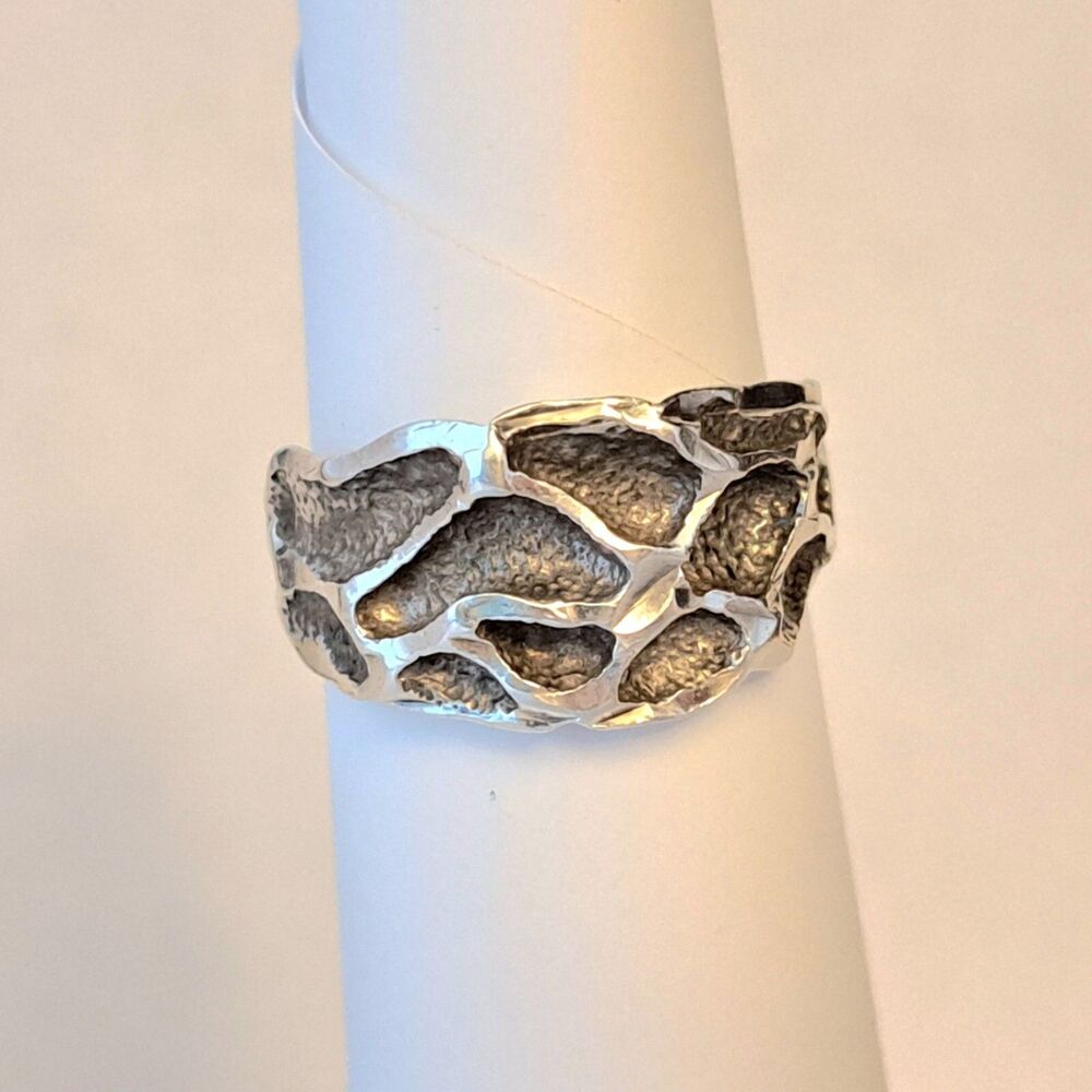 Vintage 925 Sterling Silver Band Ring Abstract Carved Size 5.5